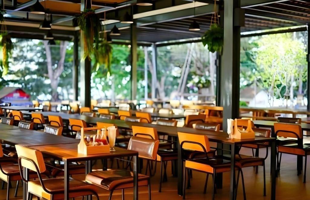 Chatnipa Beach Resort By Morseng Ban Hat Lek Buitenkant foto